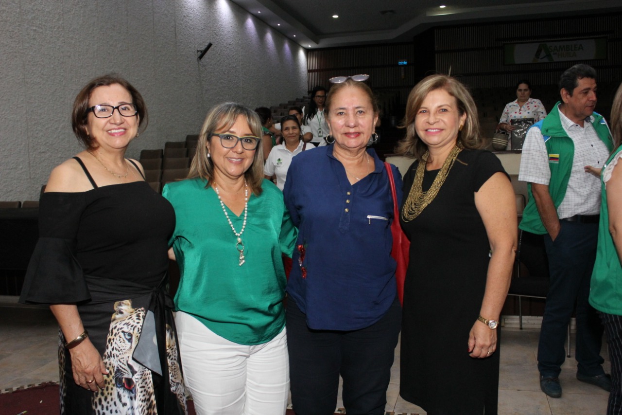 Belén Ramírez, Fanny Tovar, Directora ICBF Huila; María Leidy Cuellar y Luz Elena Gutiérrez.